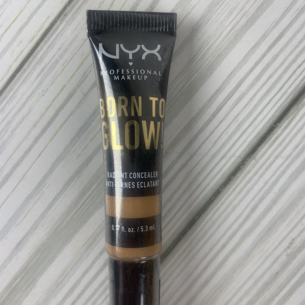 NYX PROFESSIONAL MAKEUP Born‎ To Glow Radiant Concealer- GOLDEN BTGC13